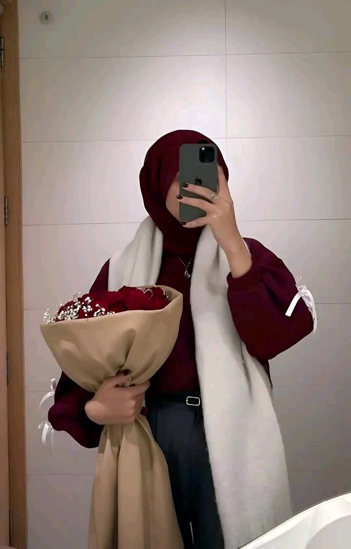 Nourhane Nourhane_F9ckp